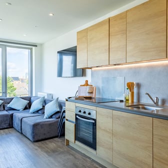 Gold En Suite - Image 10